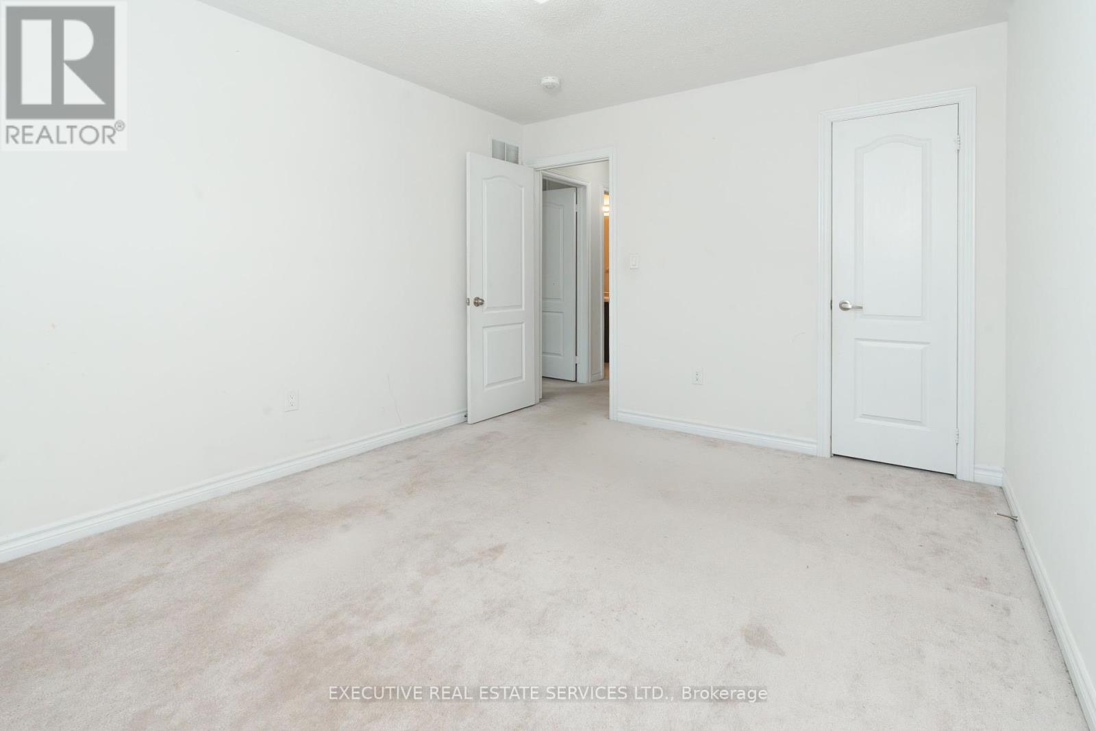 Photo 35 of 64 Hatton Court, Brampton ON