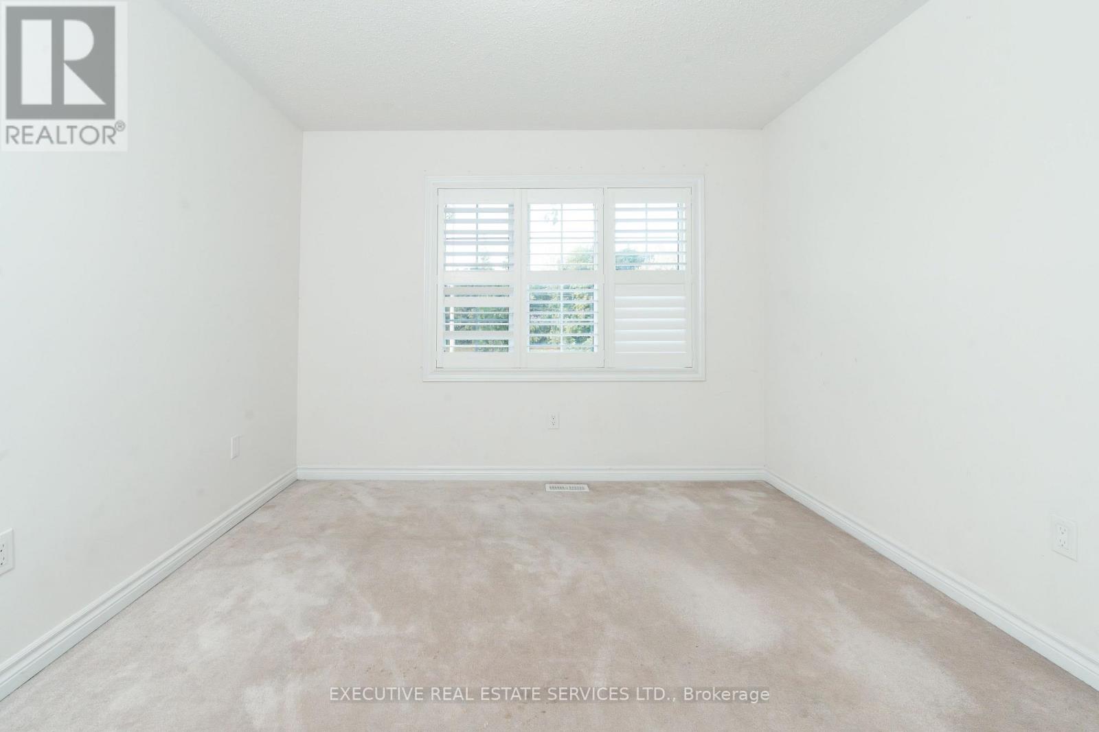 Photo 37 of 64 Hatton Court, Brampton ON
