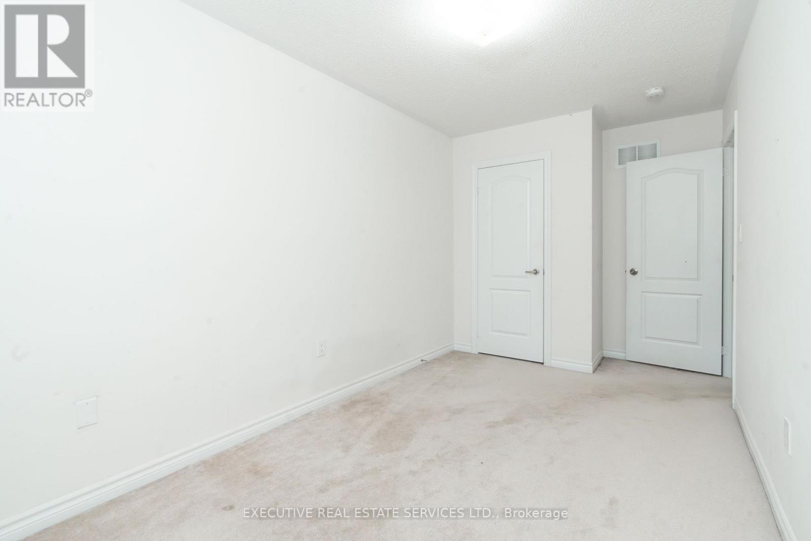 Photo 41 of 64 Hatton Court, Brampton ON