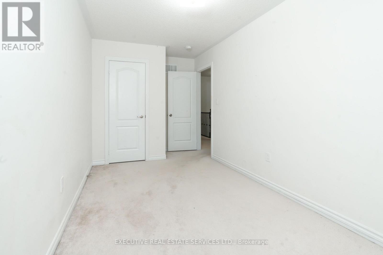 Photo 42 of 64 Hatton Court, Brampton ON
