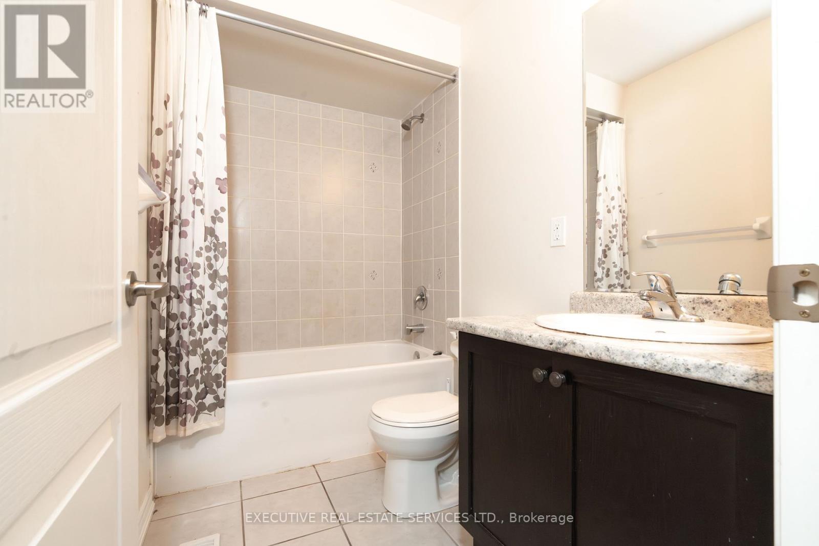 Photo 50 of 64 Hatton Court, Brampton ON