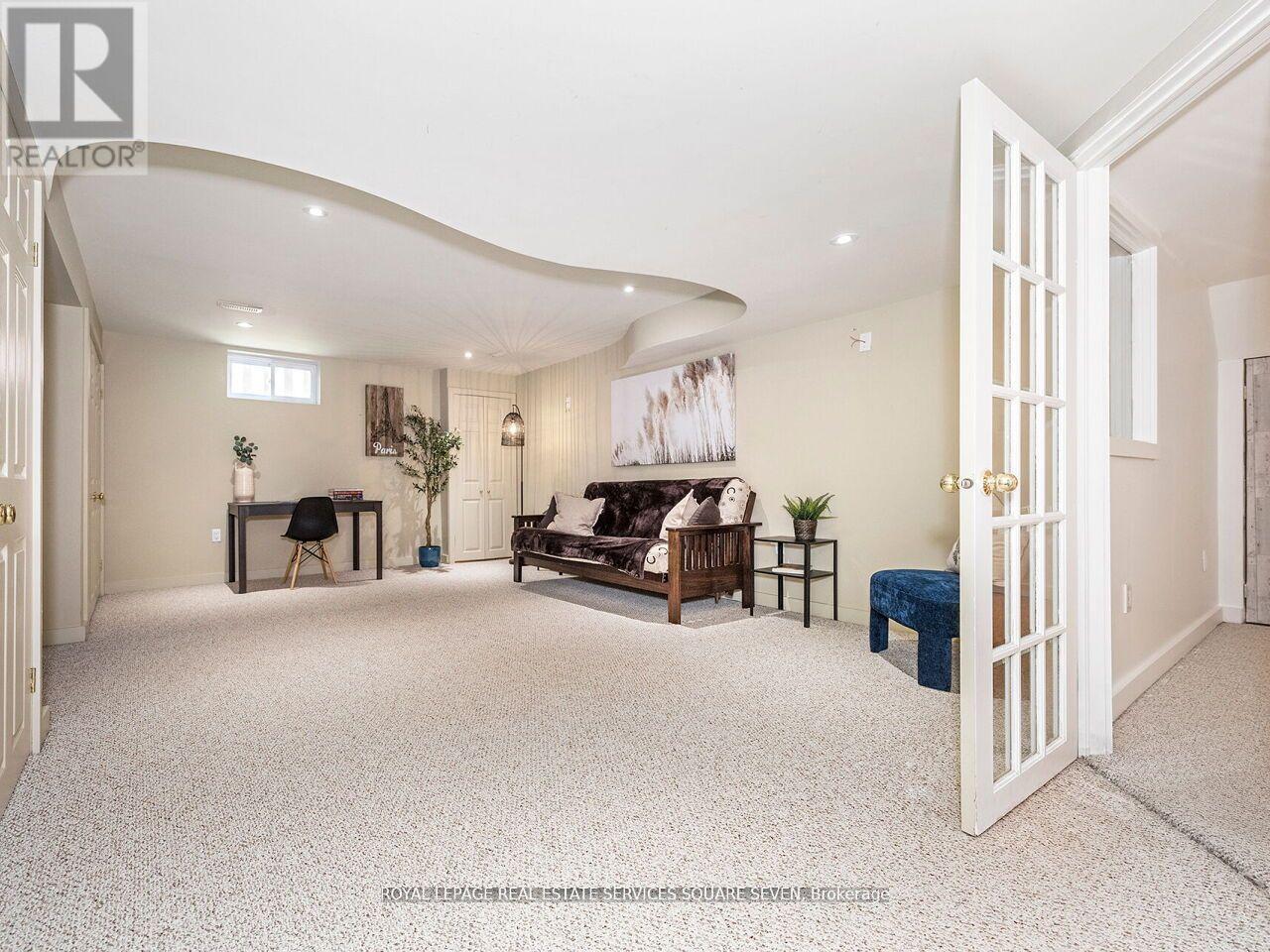 Photo 23 of 234 Sewell Drive, Oakville ON