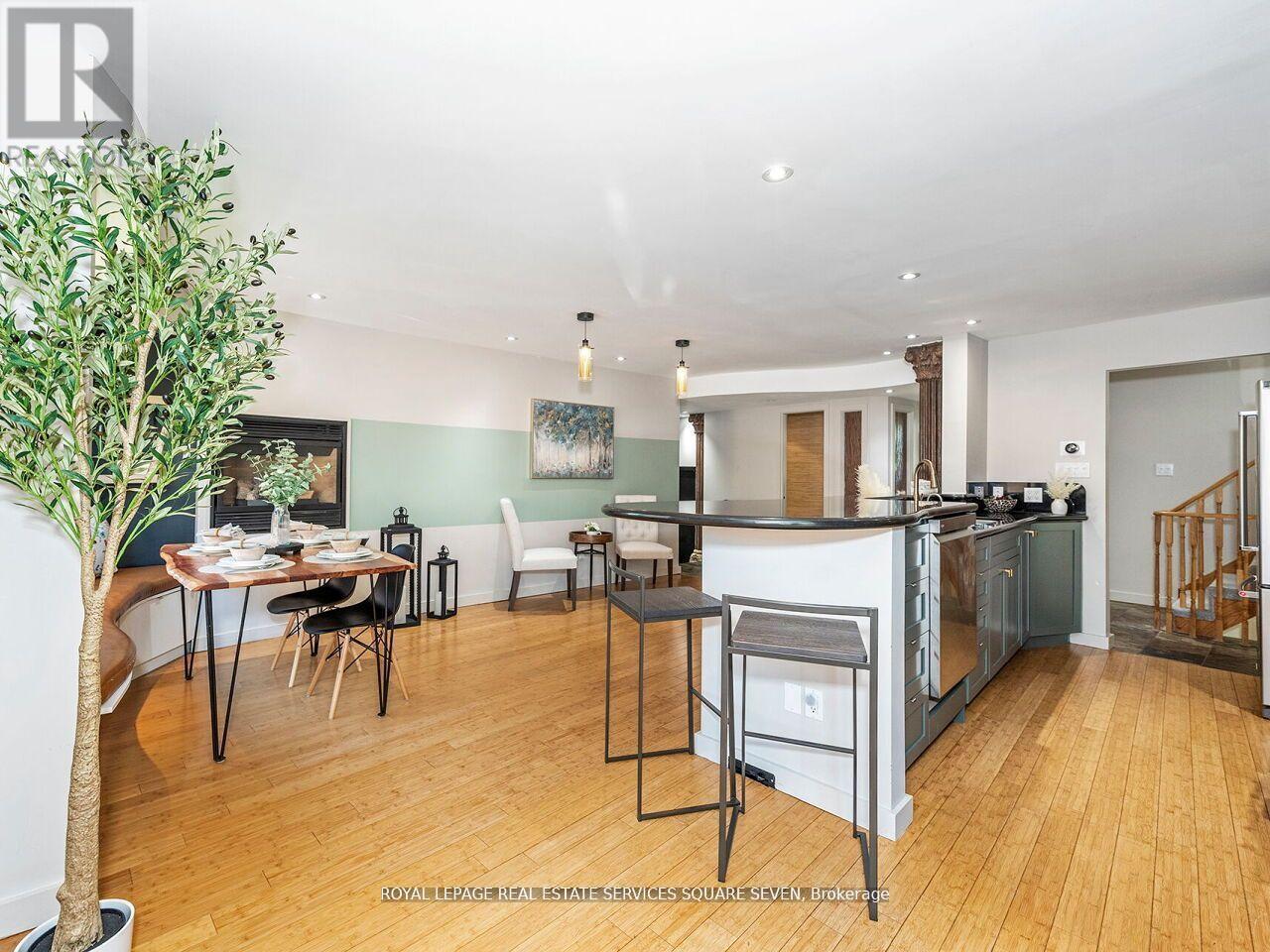 Photo 4 of 234 Sewell Drive, Oakville ON