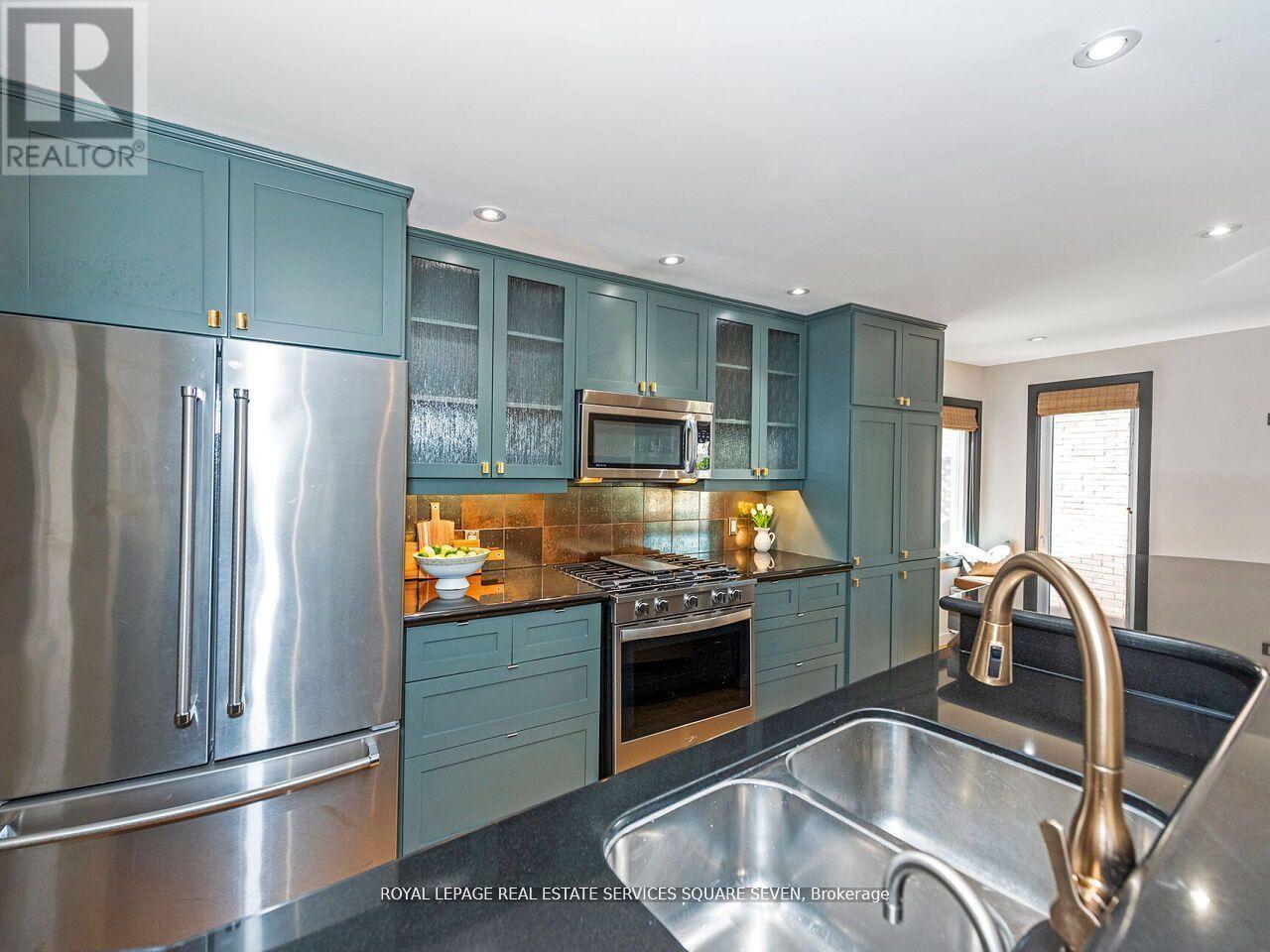 Photo 5 of 234 Sewell Drive, Oakville ON