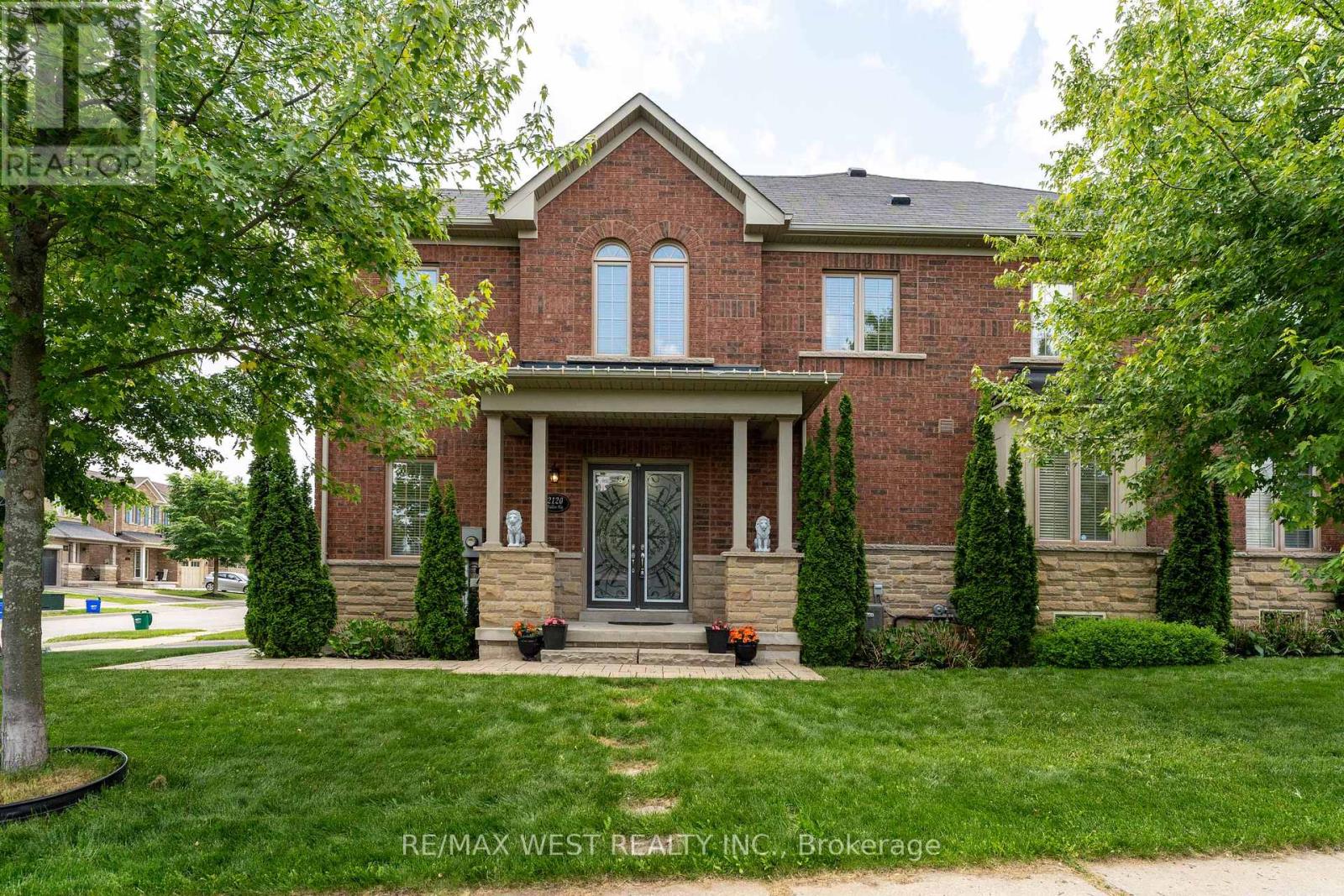 Photo 1 of 2120 Fiddlers Way, Oakville ON