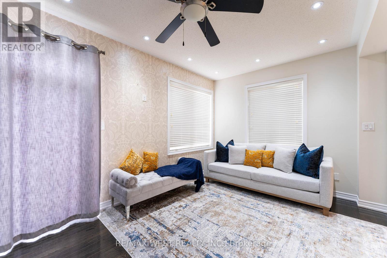 Photo 12 of 2120 Fiddlers Way, Oakville ON