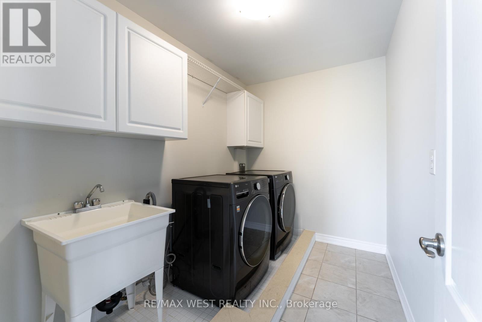 Photo 24 of 2120 Fiddlers Way, Oakville ON
