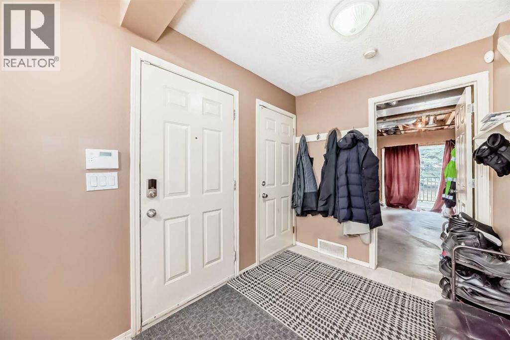 Single Family House for Sale in   Hidden Hills Terrace NW Hidden Valley Calgary 