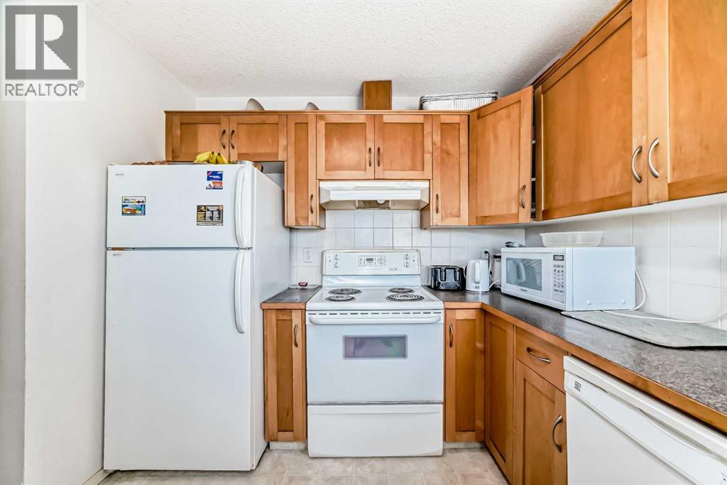 Single Family House for Sale in   Hidden Hills Terrace NW Hidden Valley Calgary 