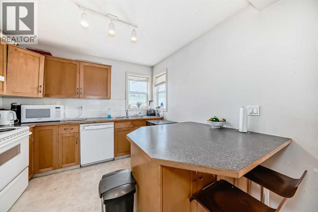 Single Family House for Sale in   Hidden Hills Terrace NW Hidden Valley Calgary 