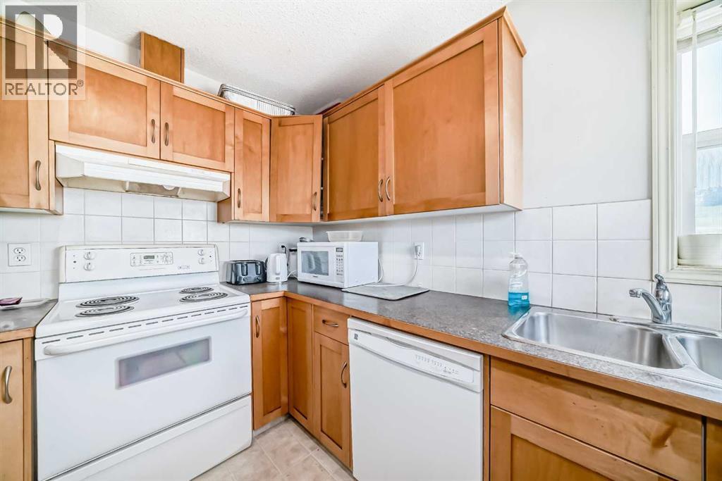 Single Family House for Sale in   Hidden Hills Terrace NW Hidden Valley Calgary 