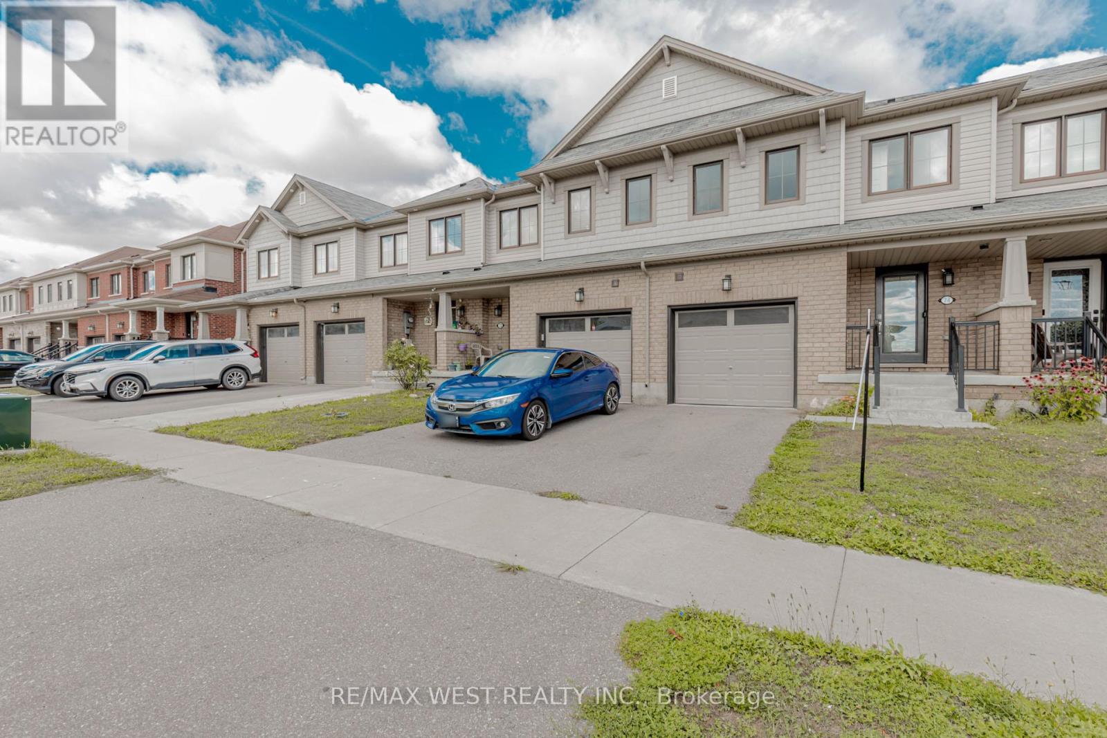 Photo 1 of 74 Pagebrook Crescent, Hamilton ON