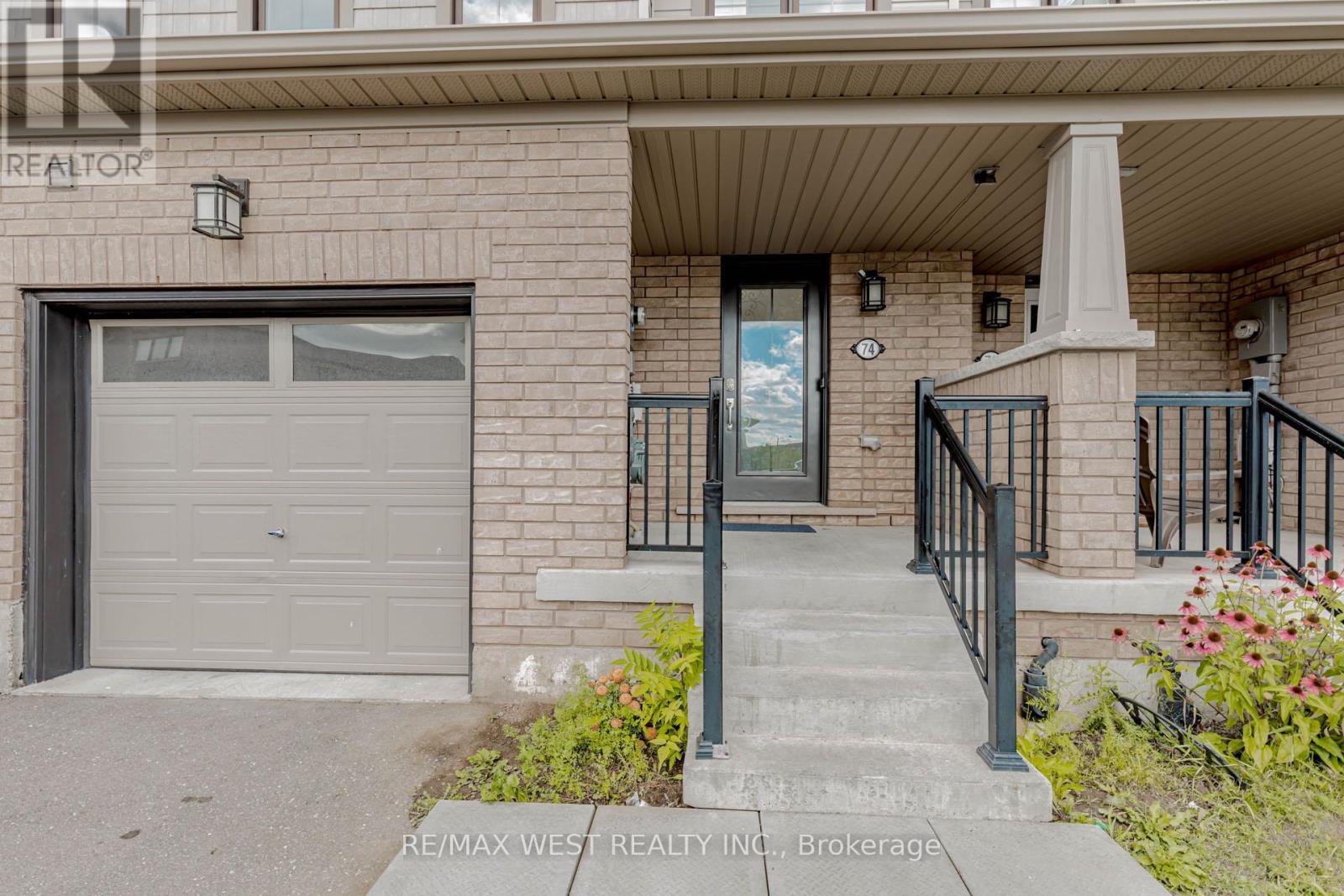Photo 3 of 74 Pagebrook Crescent, Hamilton ON