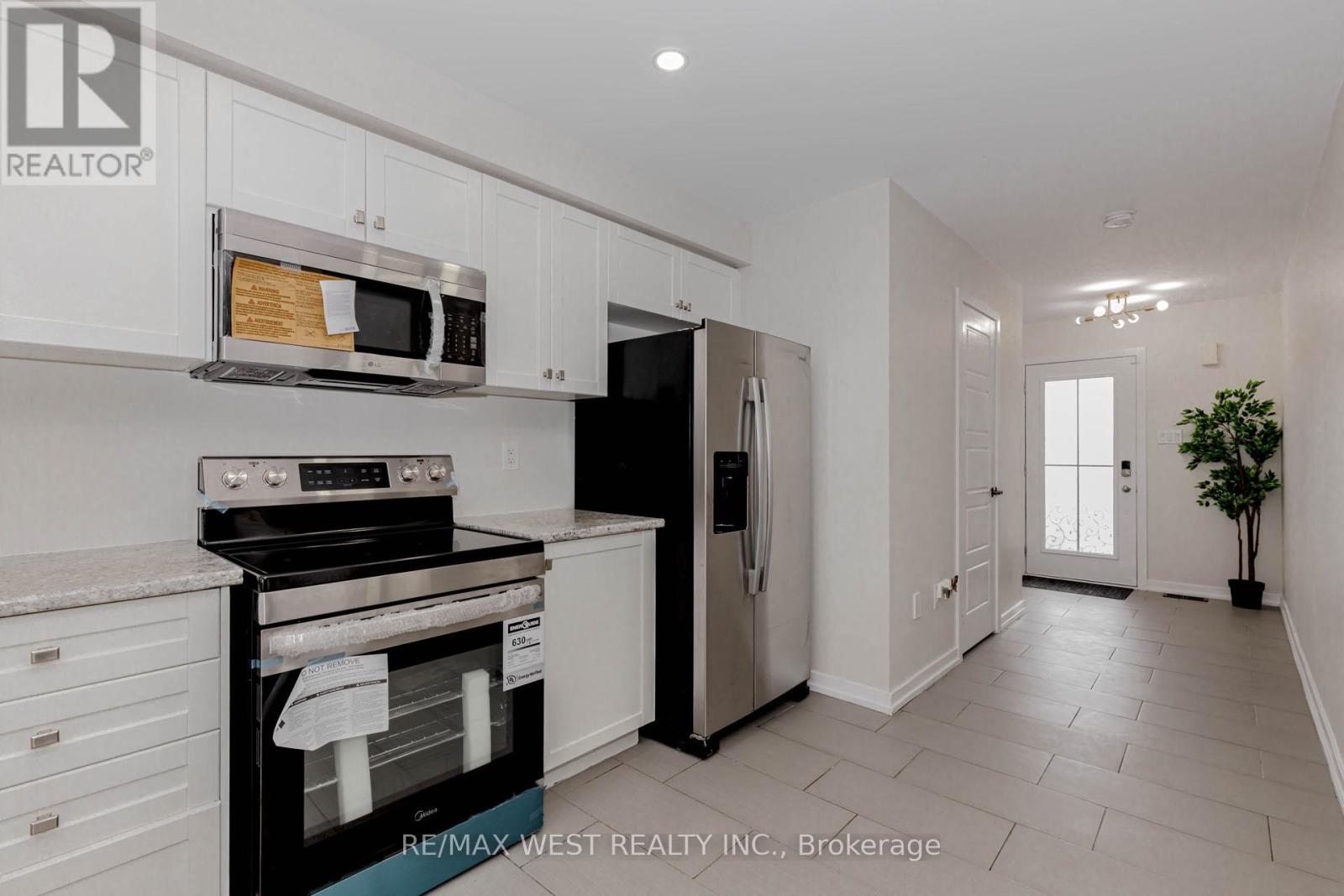 Photo 6 of 74 Pagebrook Crescent, Hamilton ON