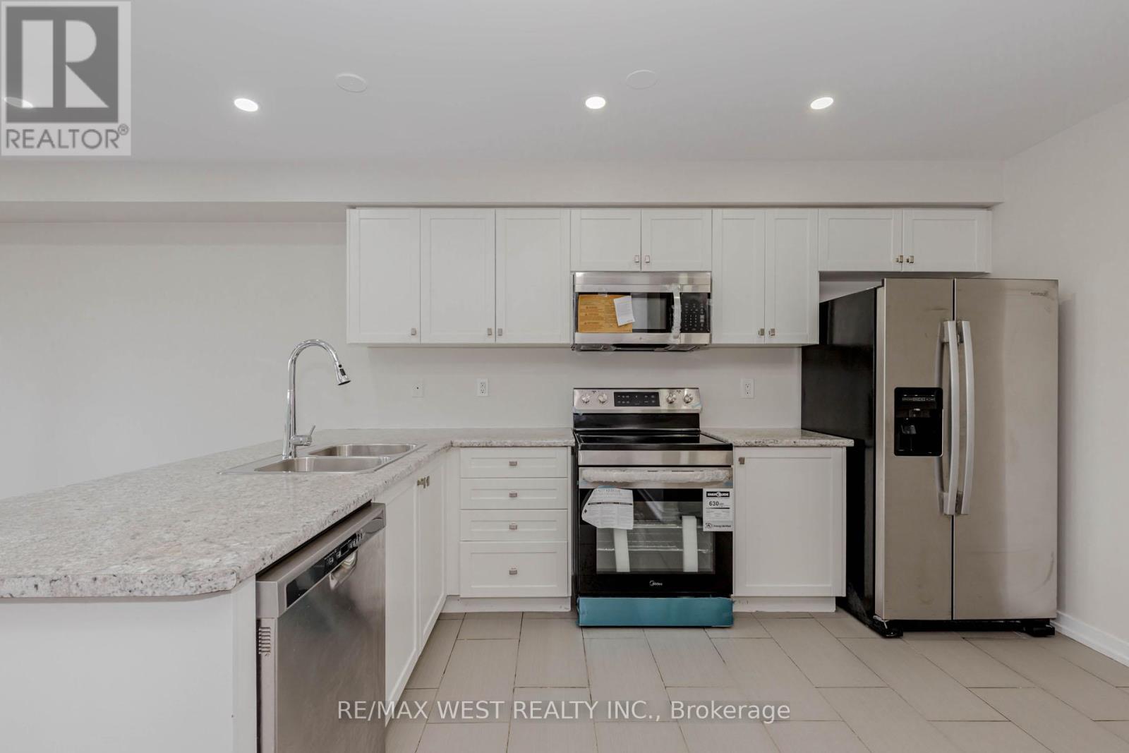 Photo 7 of 74 Pagebrook Crescent, Hamilton ON
