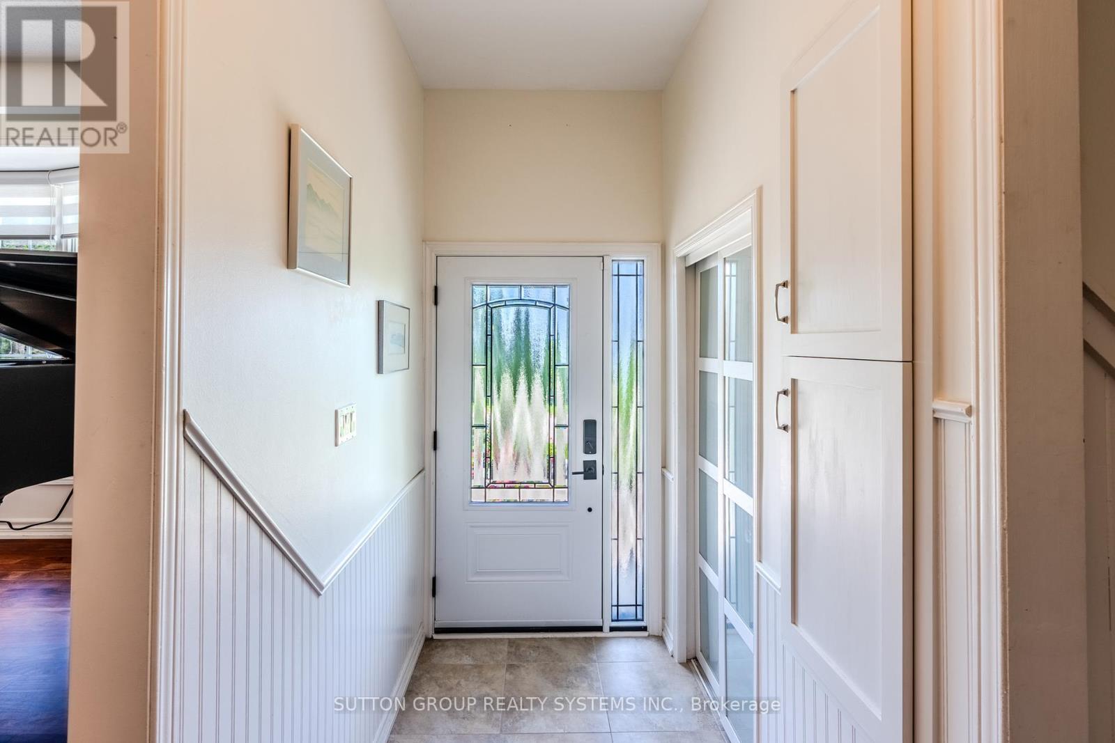 Photo 10 of 17 William Rex Crescent, Erin ON