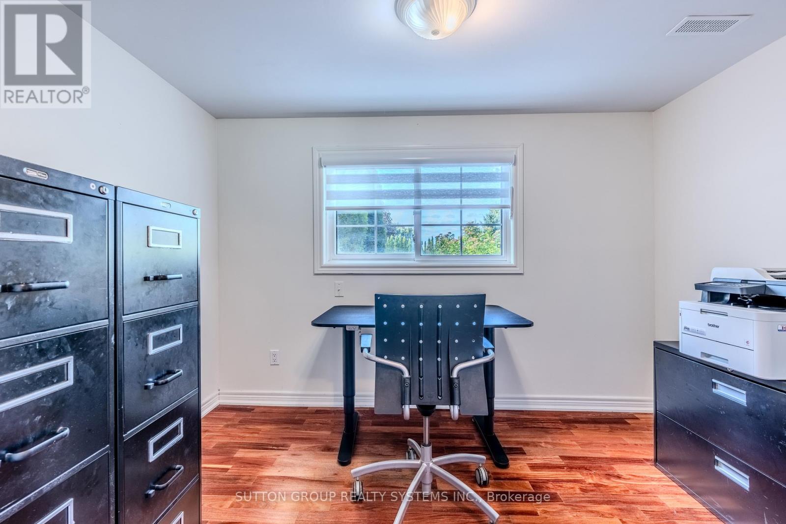 Photo 24 of 17 William Rex Crescent, Erin ON