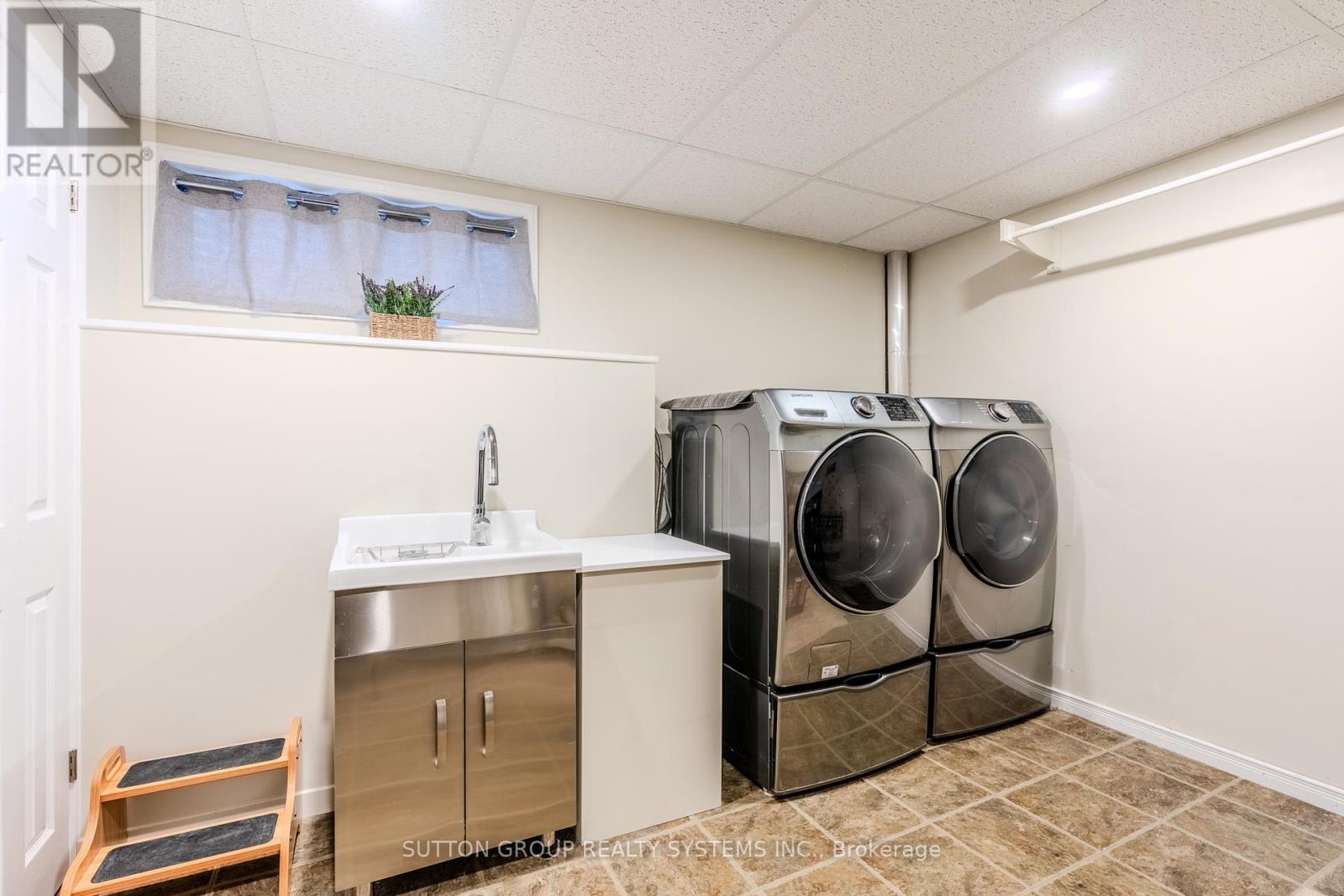 Photo 31 of 17 William Rex Crescent, Erin ON