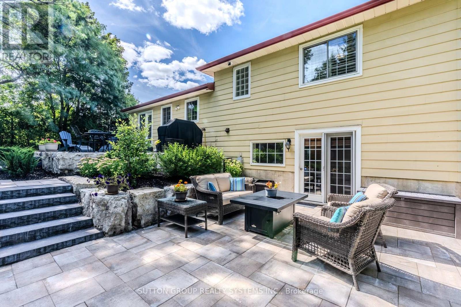 Photo 8 of 17 William Rex Crescent, Erin ON