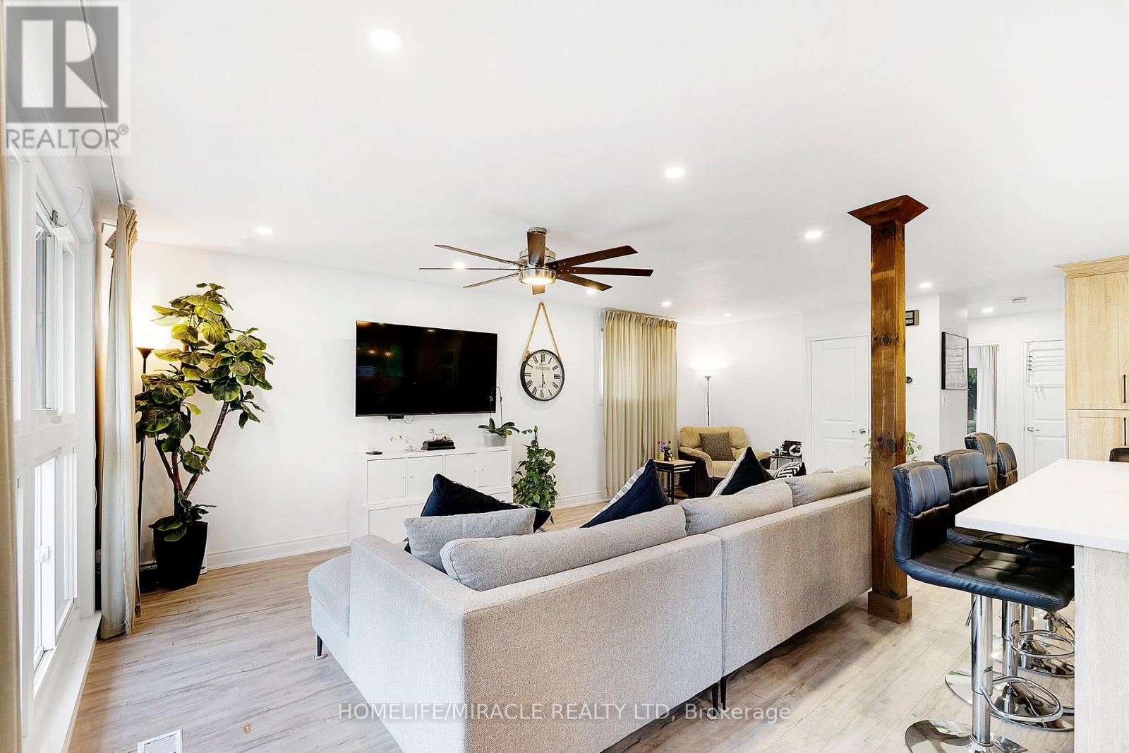 Photo 10 of 23 Thorley Drive, Hamilton ON