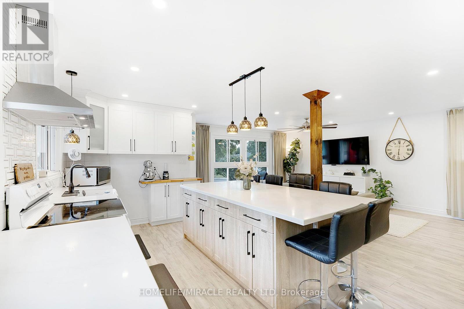 Photo 12 of 23 Thorley Drive, Hamilton ON