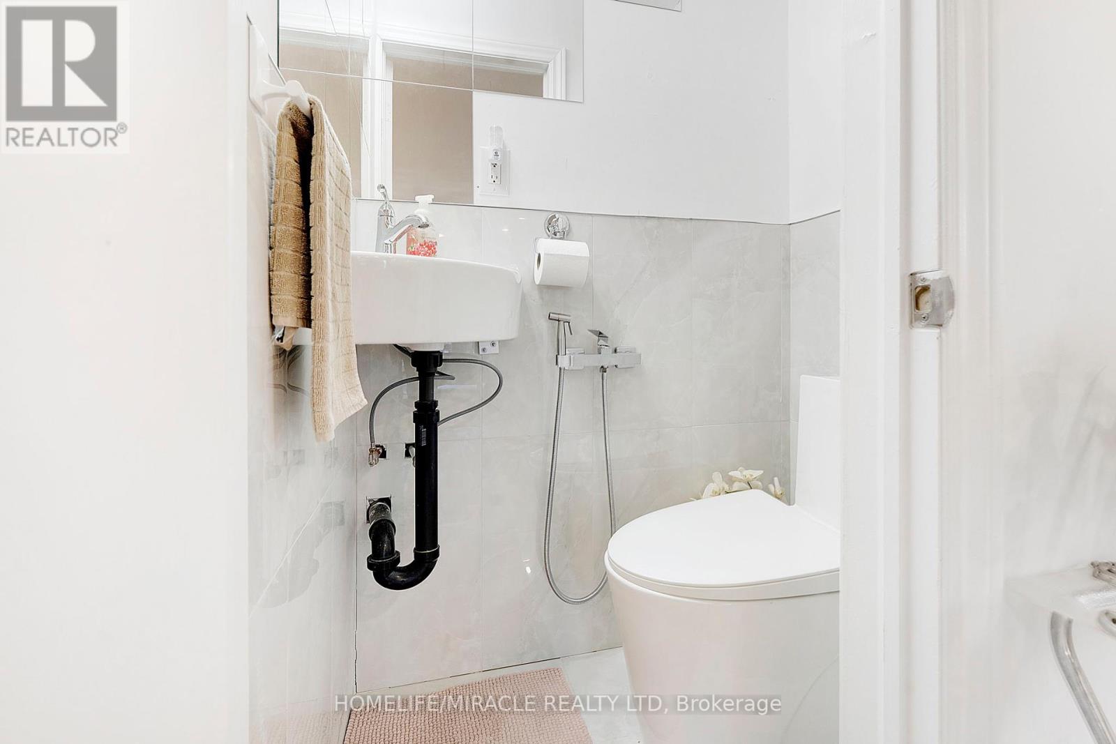 Photo 14 of 23 Thorley Drive, Hamilton ON