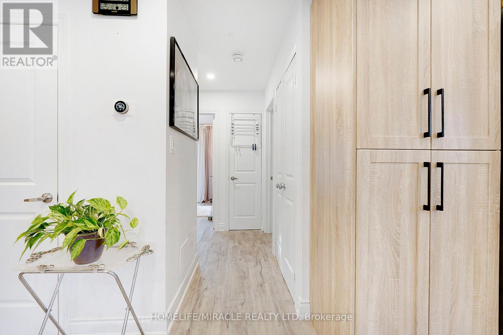Photo 15 of 23 Thorley Drive, Hamilton ON