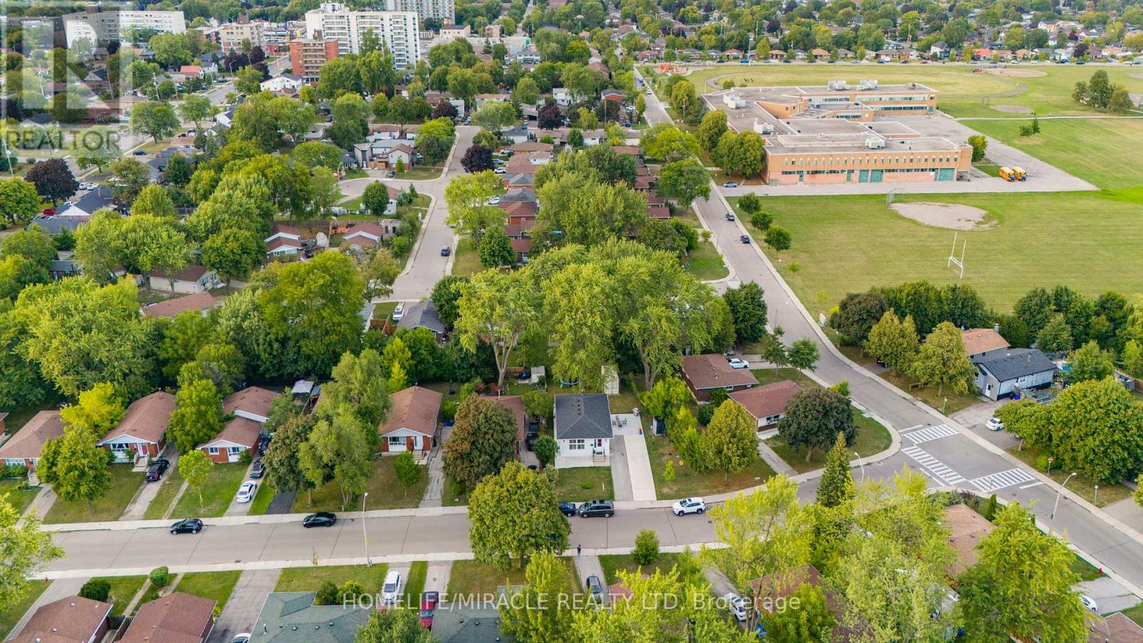 Photo 2 of 23 Thorley Drive, Hamilton ON