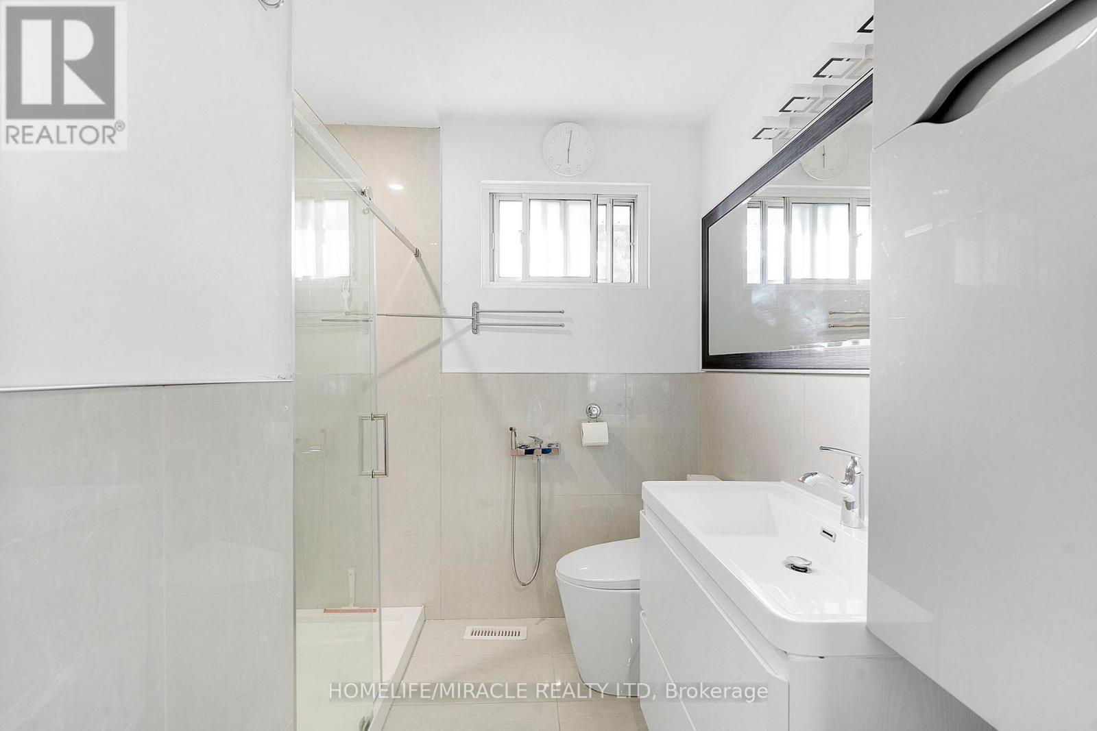 Photo 20 of 23 Thorley Drive, Hamilton ON
