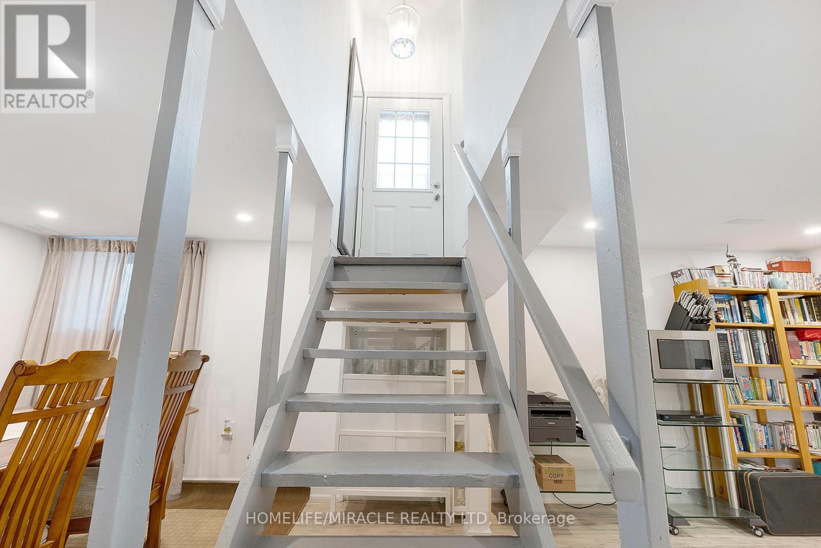 Photo 21 of 23 Thorley Drive, Hamilton ON