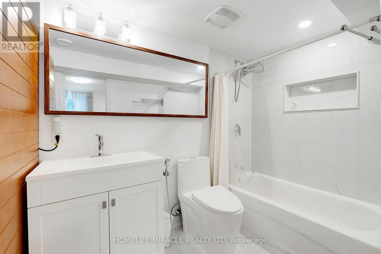 Photo 29 of 23 Thorley Drive, Hamilton ON