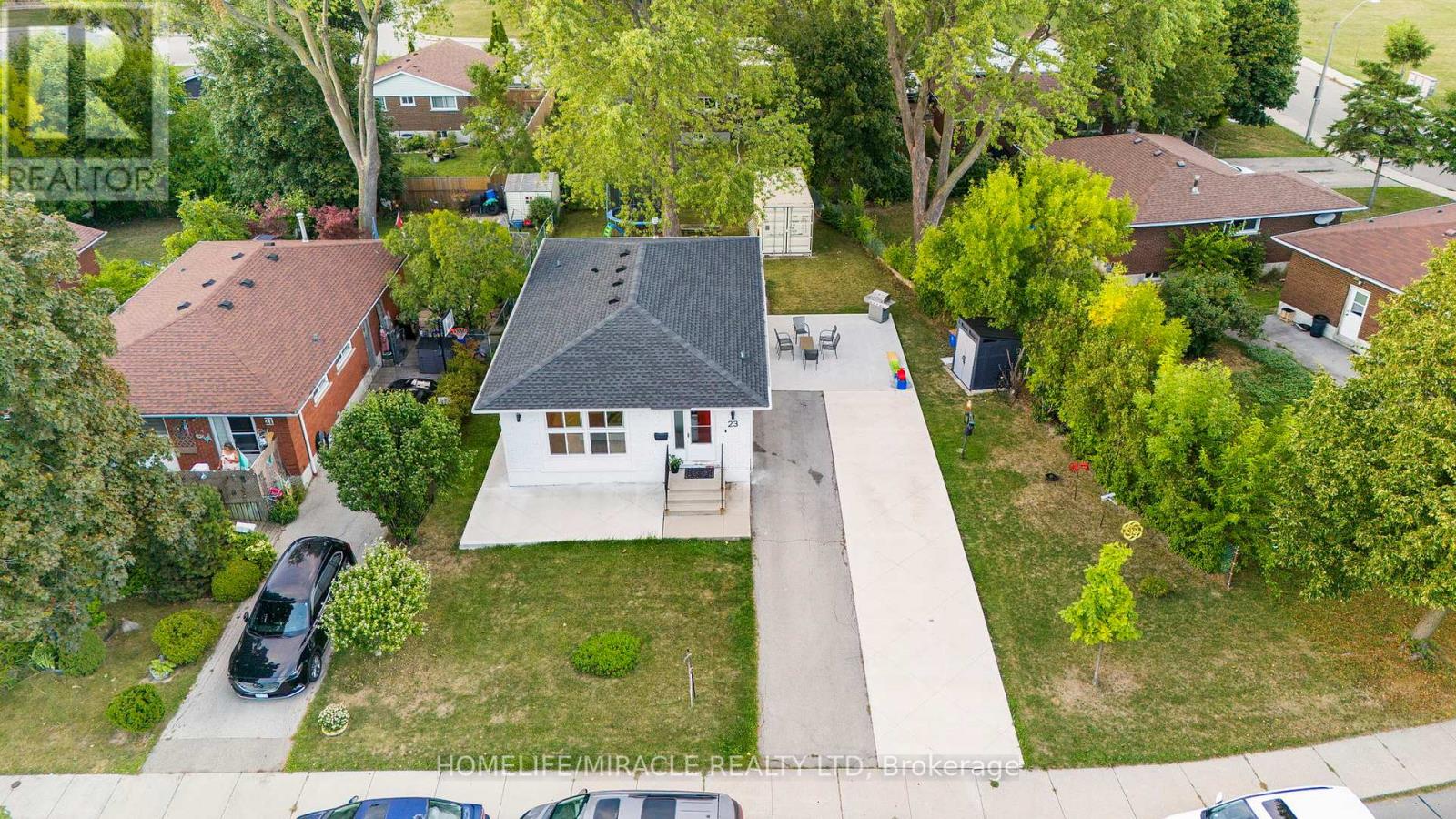 Photo 3 of 23 Thorley Drive, Hamilton ON
