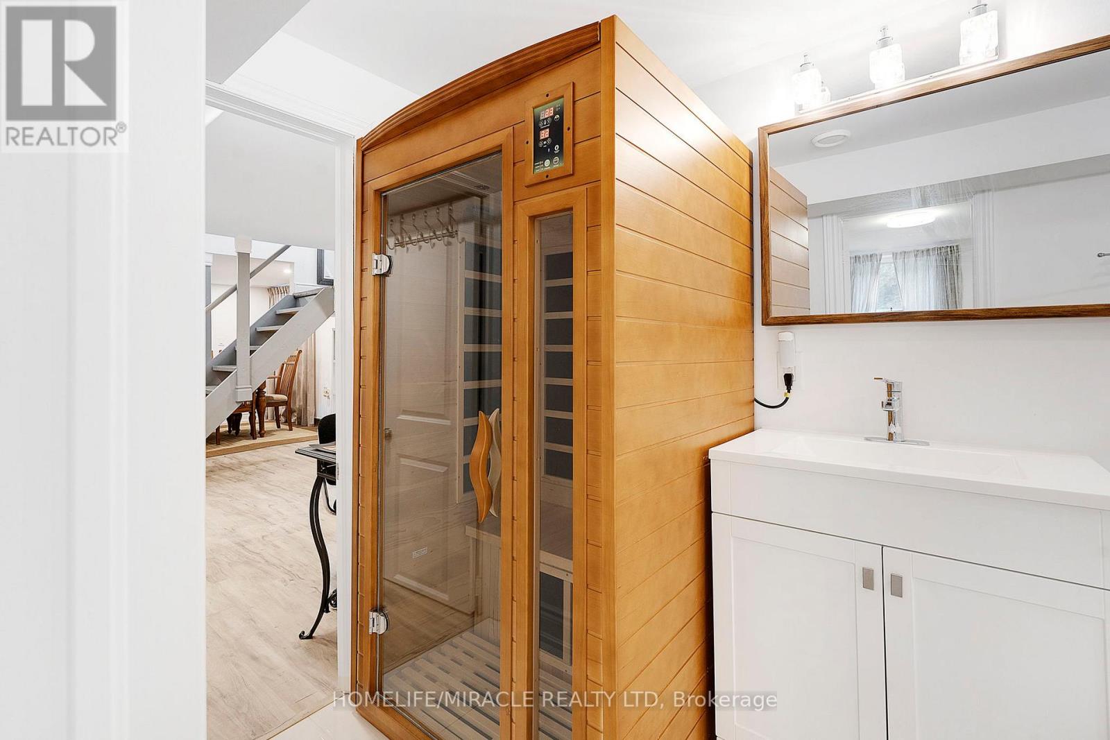 Photo 30 of 23 Thorley Drive, Hamilton ON