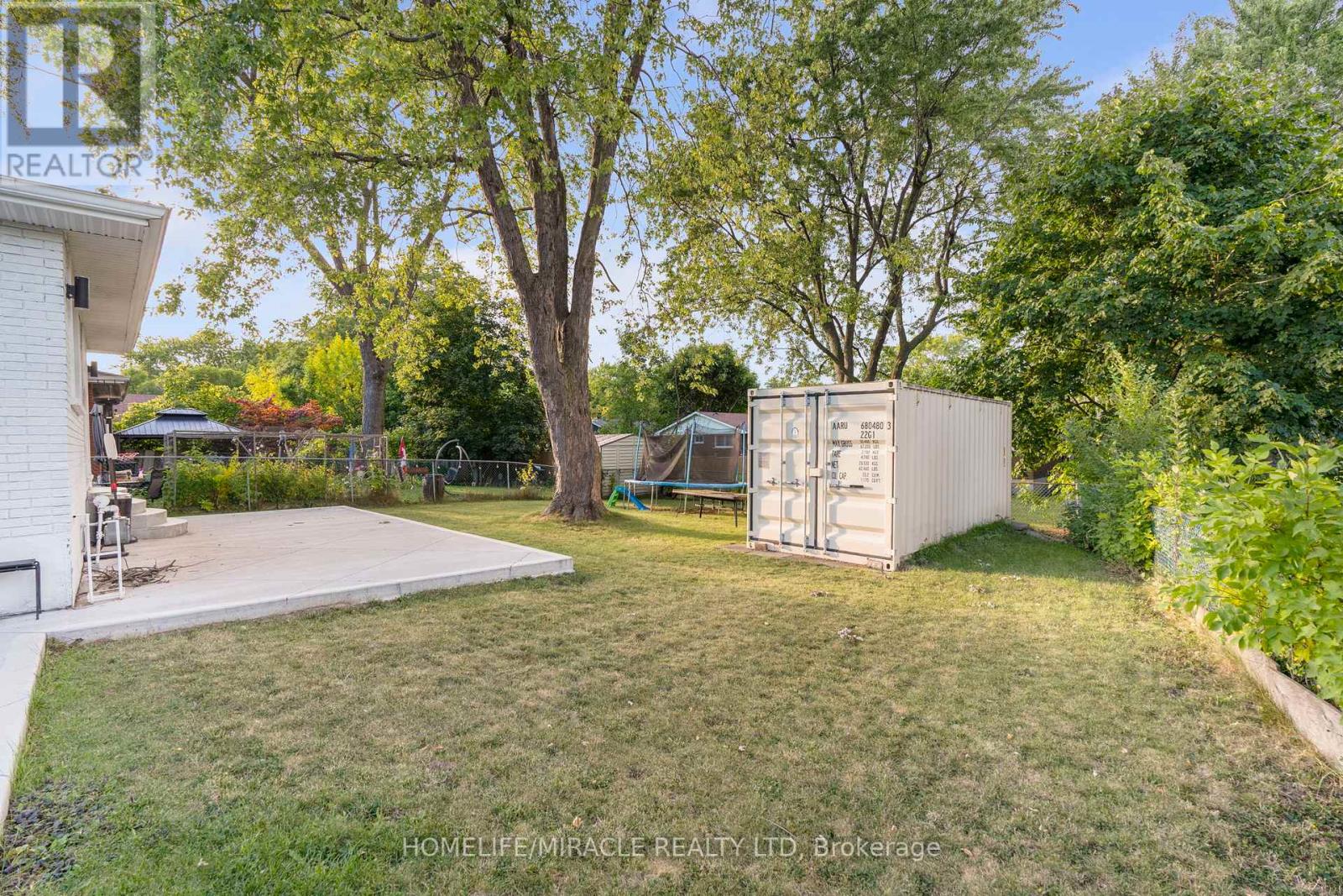 Photo 32 of 23 Thorley Drive, Hamilton ON