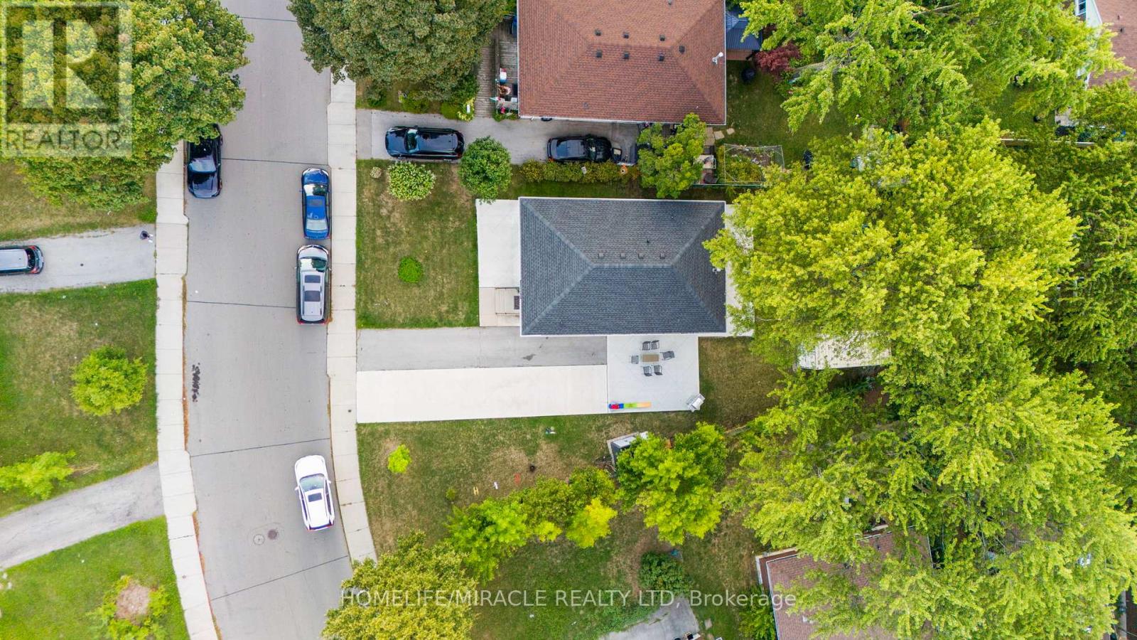 Photo 4 of 23 Thorley Drive, Hamilton ON