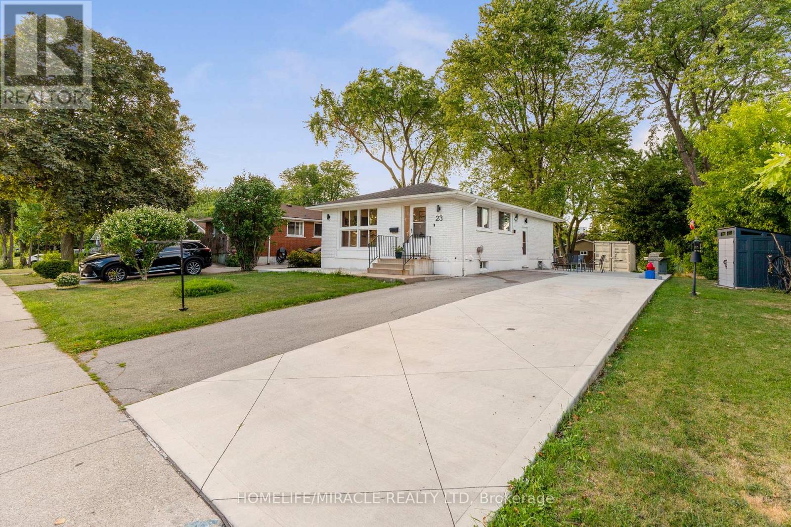 Photo 5 of 23 Thorley Drive, Hamilton ON