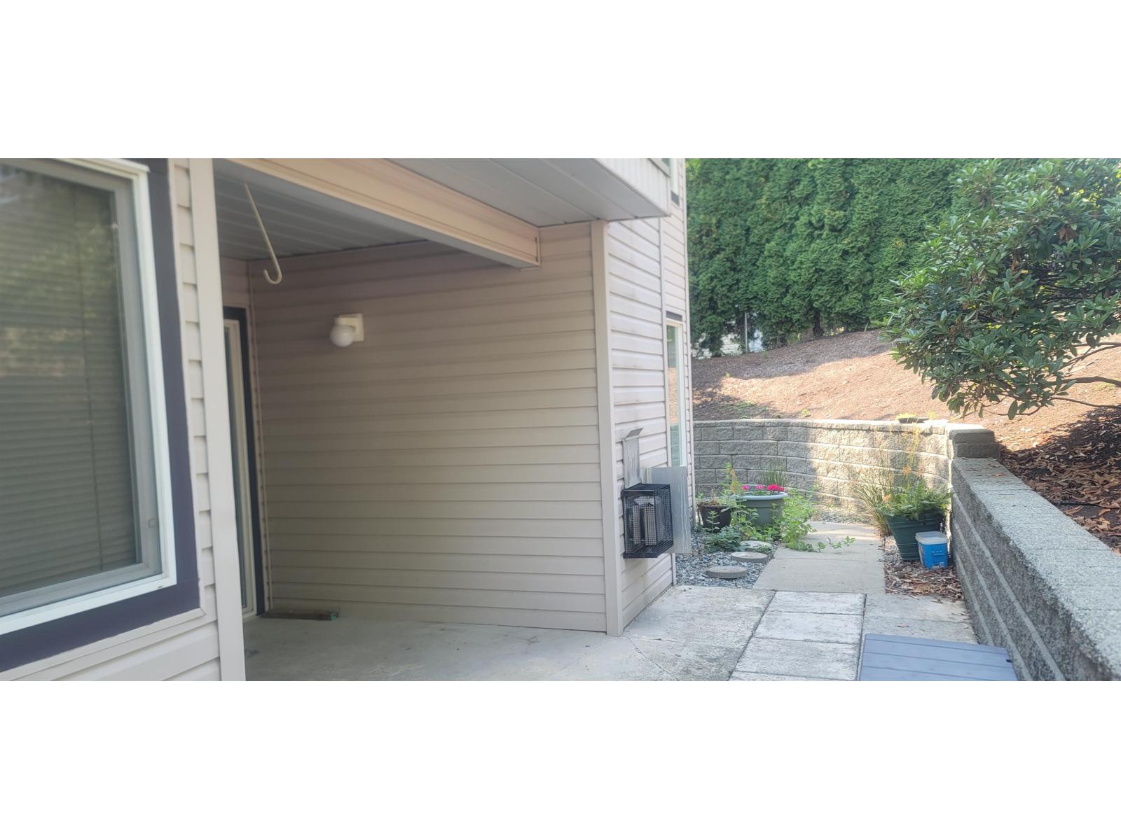 Photo 10 of 43 15020 66 A Avenue, Surrey BC
