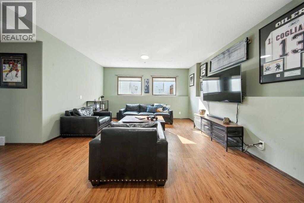 Photo 23 of 28 Irving Crescent, Red Deer AB