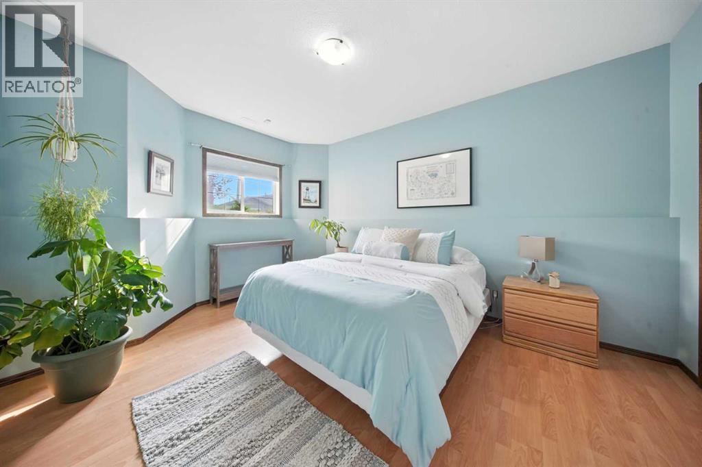 Photo 26 of 28 Irving Crescent, Red Deer AB