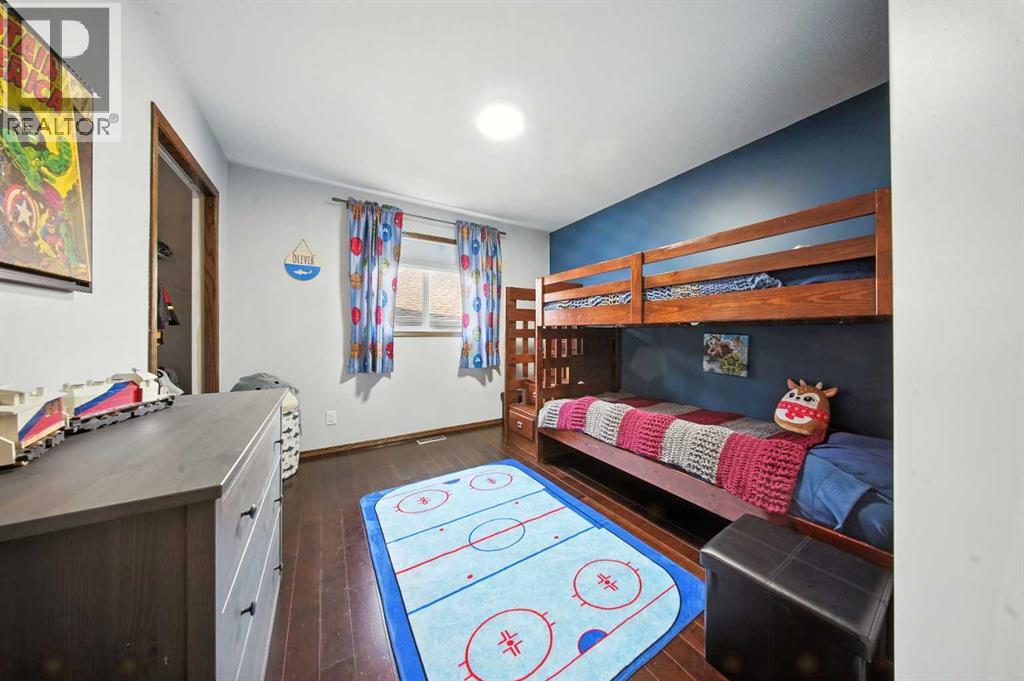 Photo 20 of 28 Irving Crescent, Red Deer AB