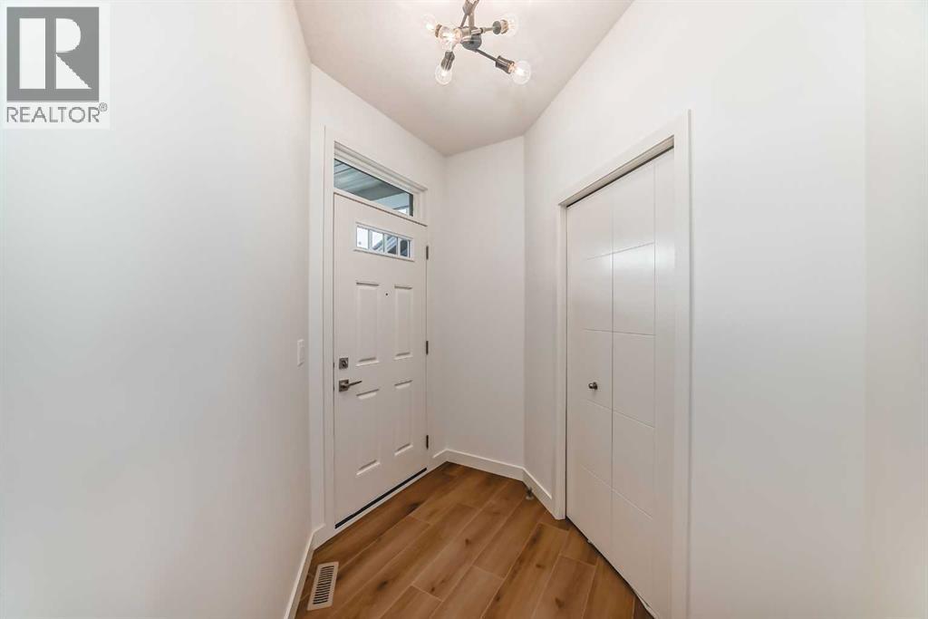Photo 11 of 22128 81 Avenue Nw, Edmonton AB