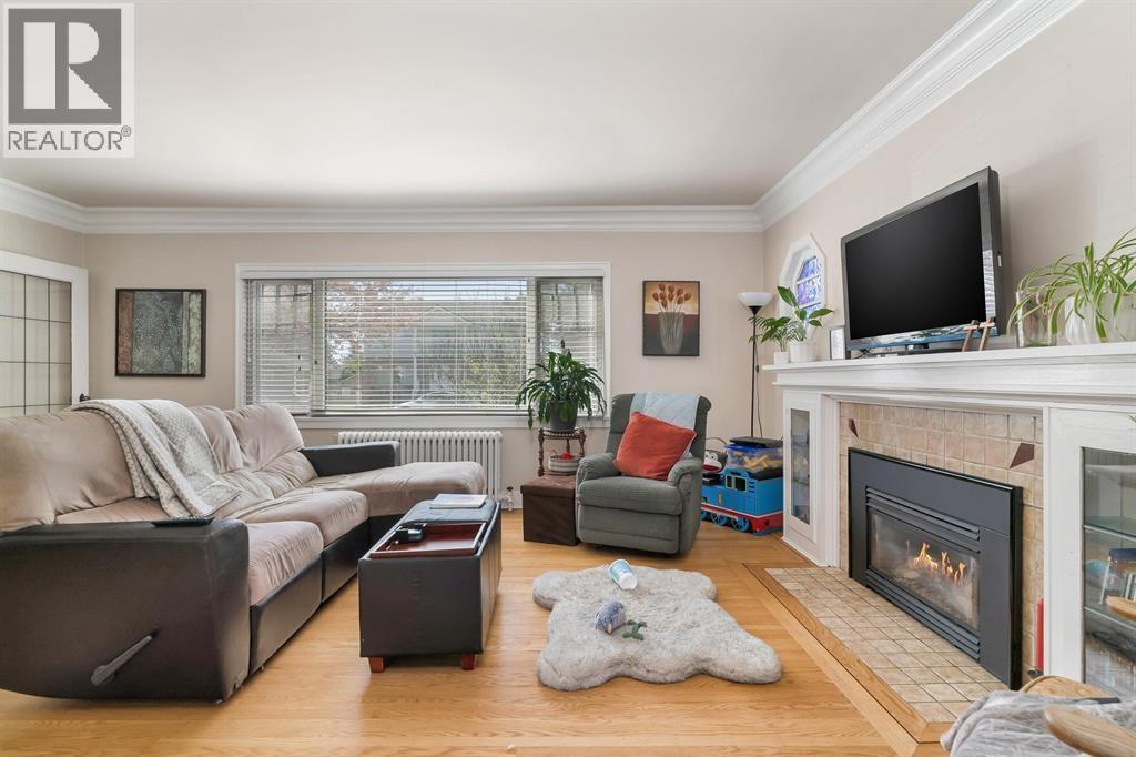 Photo 9 of 6895 Curtis Street, Burnaby BC