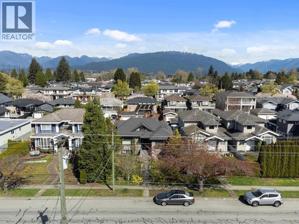 Photo 31 of 6895 Curtis Street, Burnaby BC