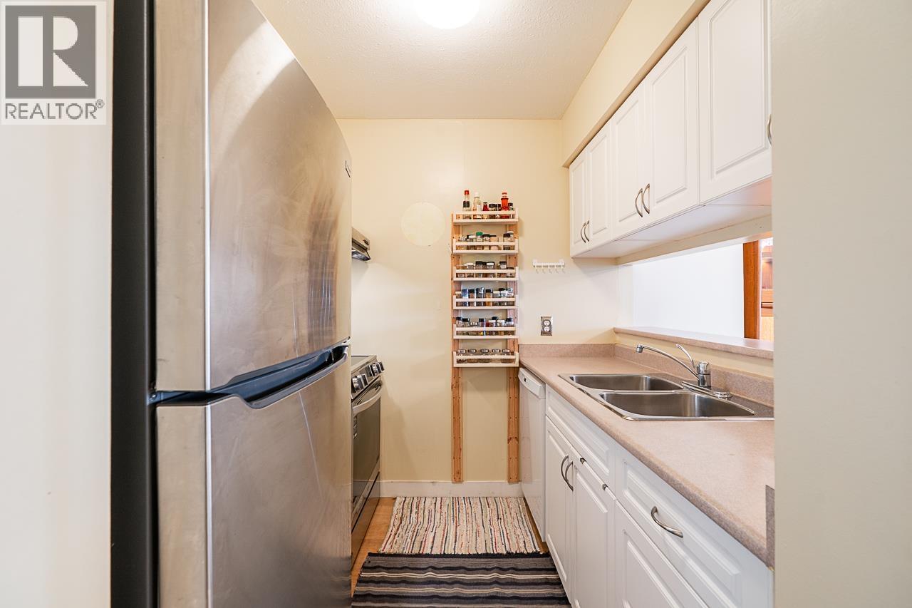 Photo 7 of 804 4353 Halifax Street, Burnaby BC