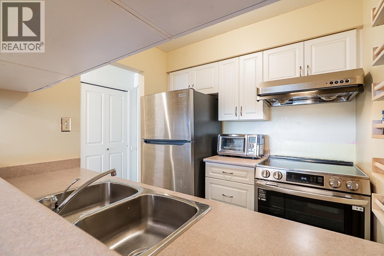 Photo 4 of 804 4353 Halifax Street, Burnaby BC