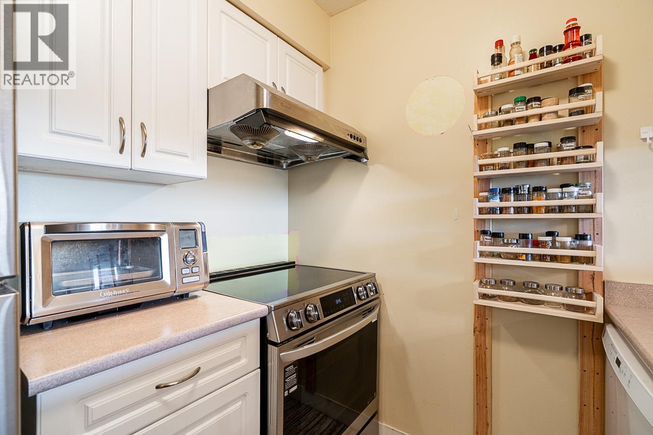 Photo 5 of 804 4353 Halifax Street, Burnaby BC