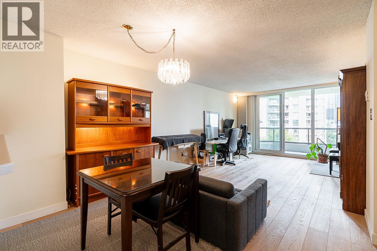 Photo 8 of 804 4353 Halifax Street, Burnaby BC