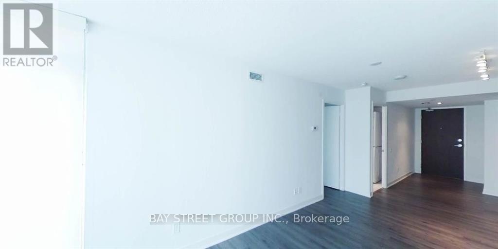 Photo 9 of 1502 80 Queens Wharf Road, Toronto ON