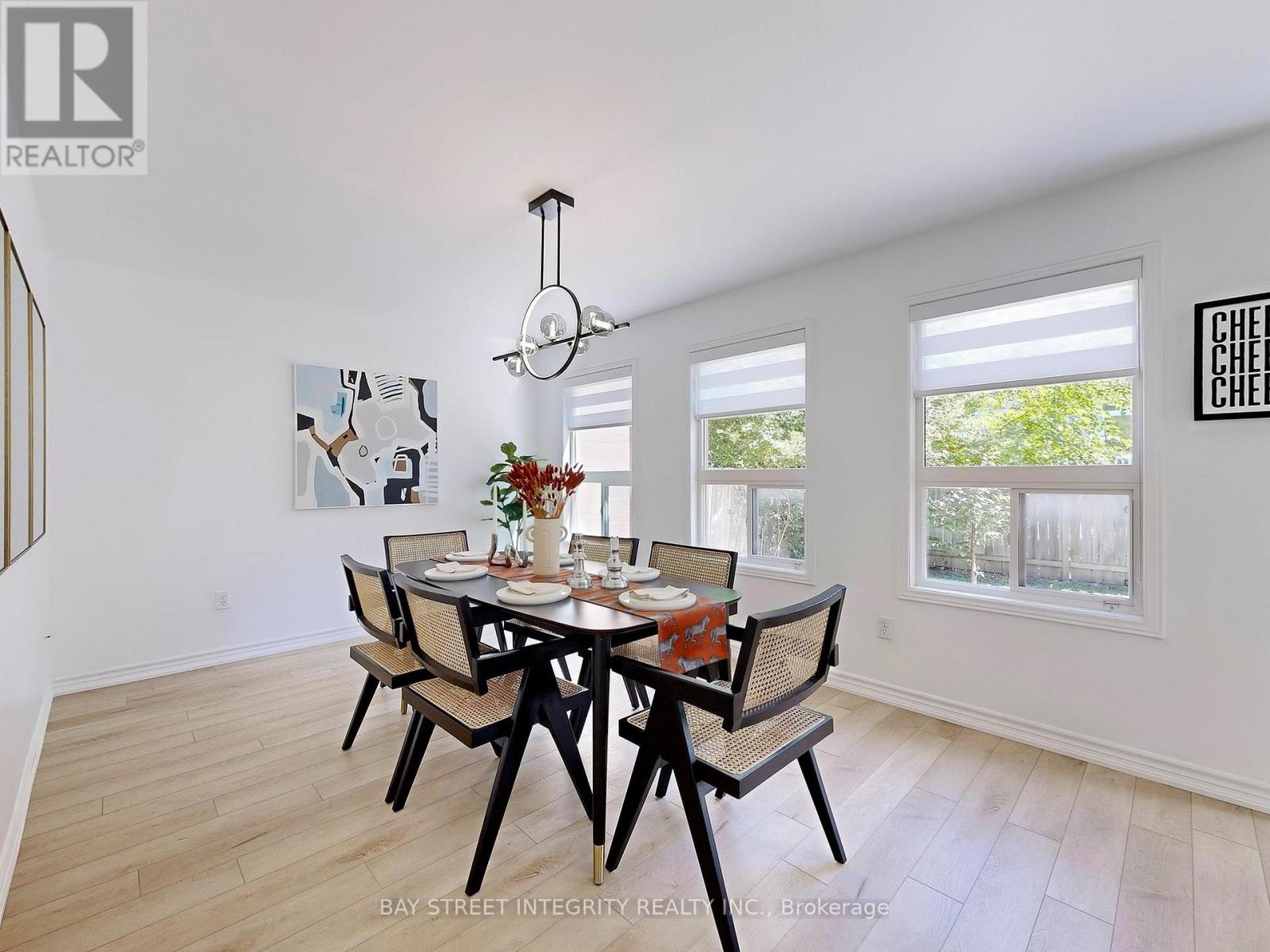 Photo 10 of 29 Holmwood Street, Richmond Hill ON