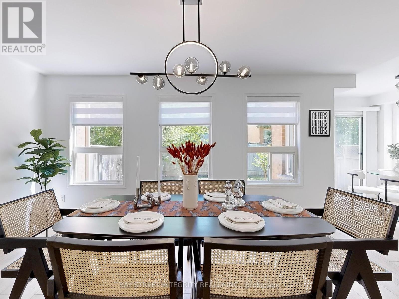 Photo 11 of 29 Holmwood Street, Richmond Hill ON